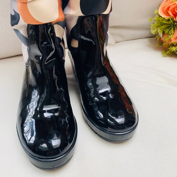 Coach Charm Signature Logo Winter Puffer B… - Picture 7 of 8